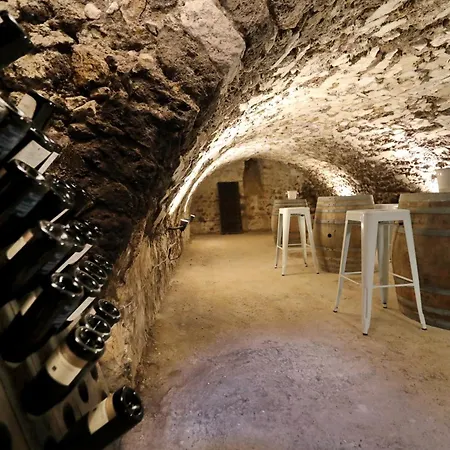 Domaine De Tincourt, Authentic Champagne House Nyaraló