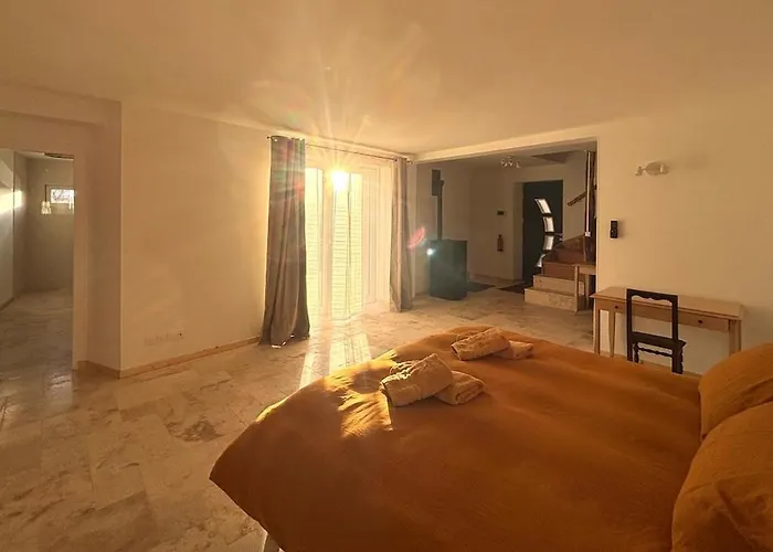 Domaine De Tincourt, Authentic Champagne House Holiday home