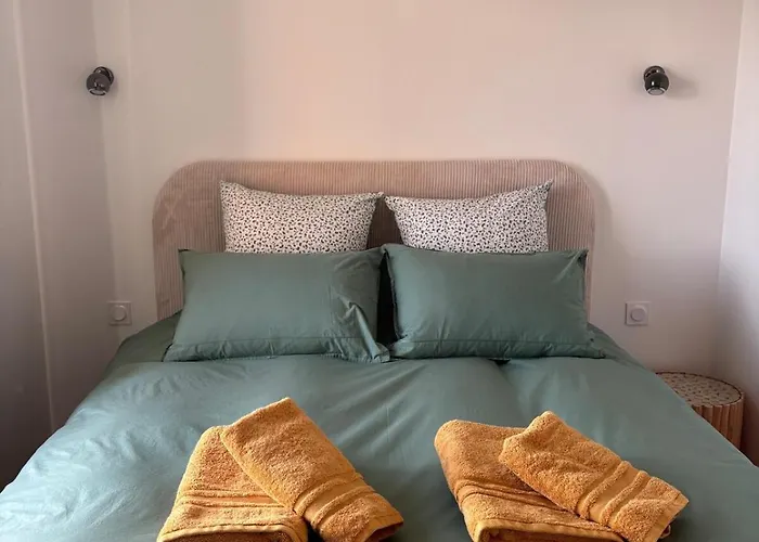 Holiday home Domaine De Tincourt, Authentic Champagne House *